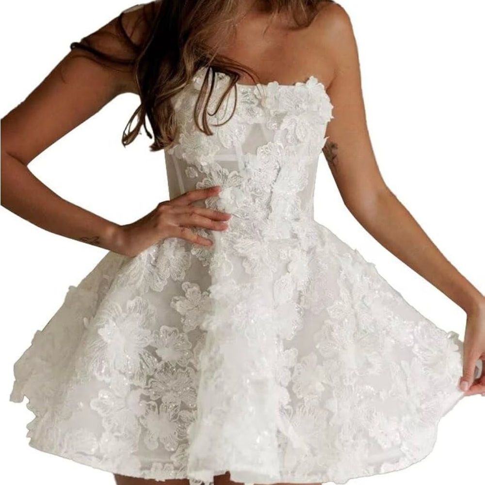 Elegant White Strapless Lace Dress